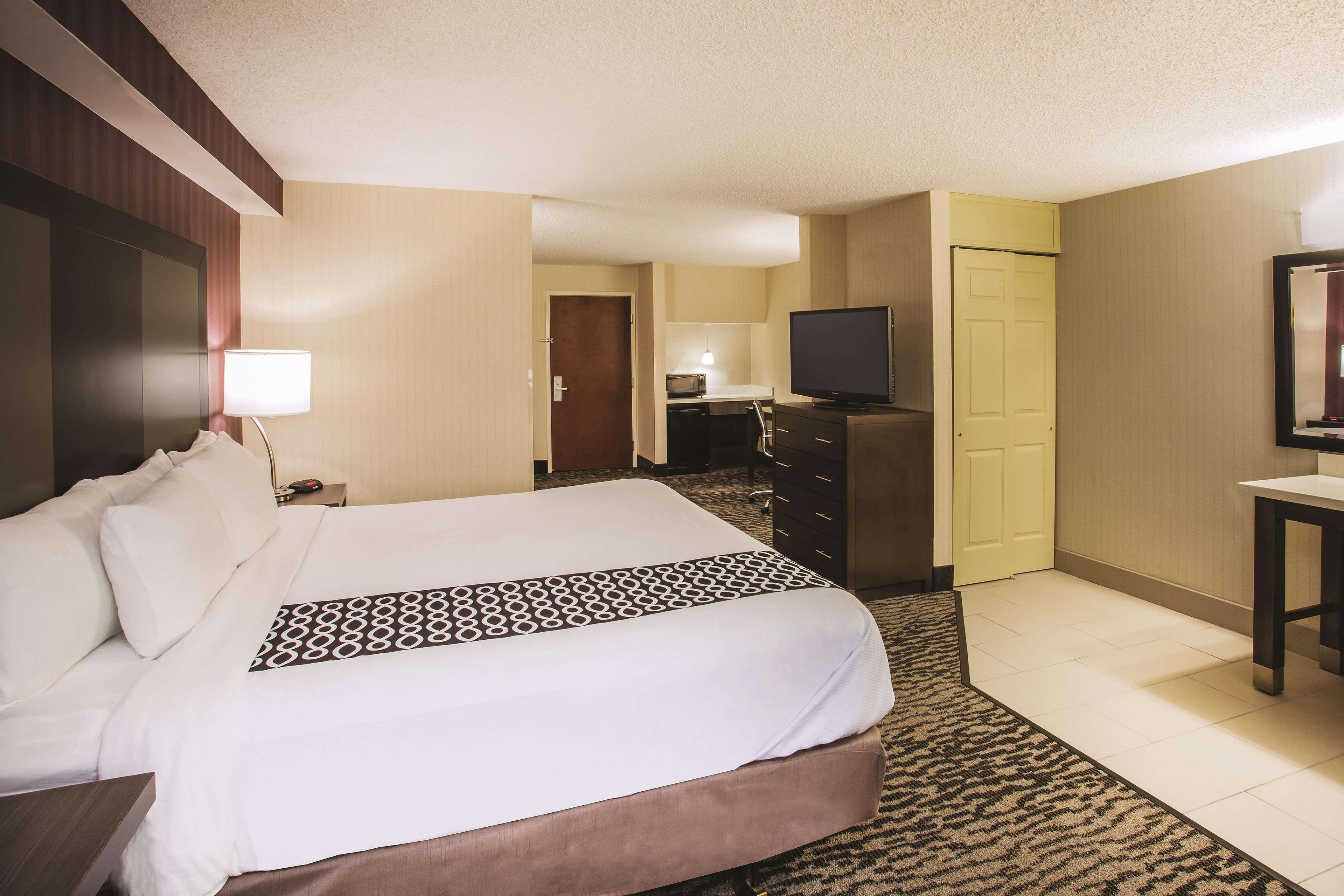 La Quinta By Wyndham Newark - Elkton Hotel Bagian luar foto