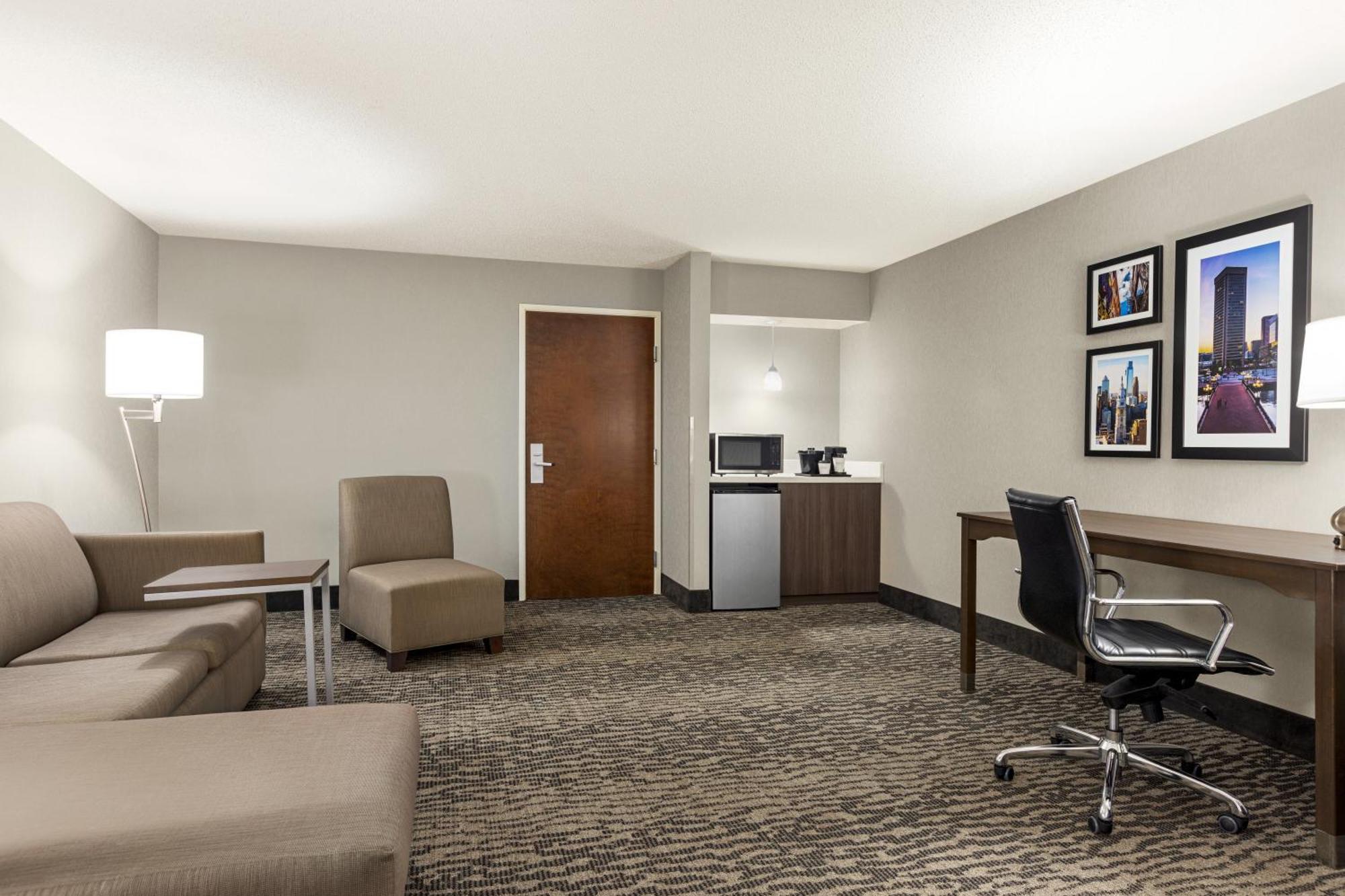 La Quinta By Wyndham Newark - Elkton Hotel Bagian luar foto