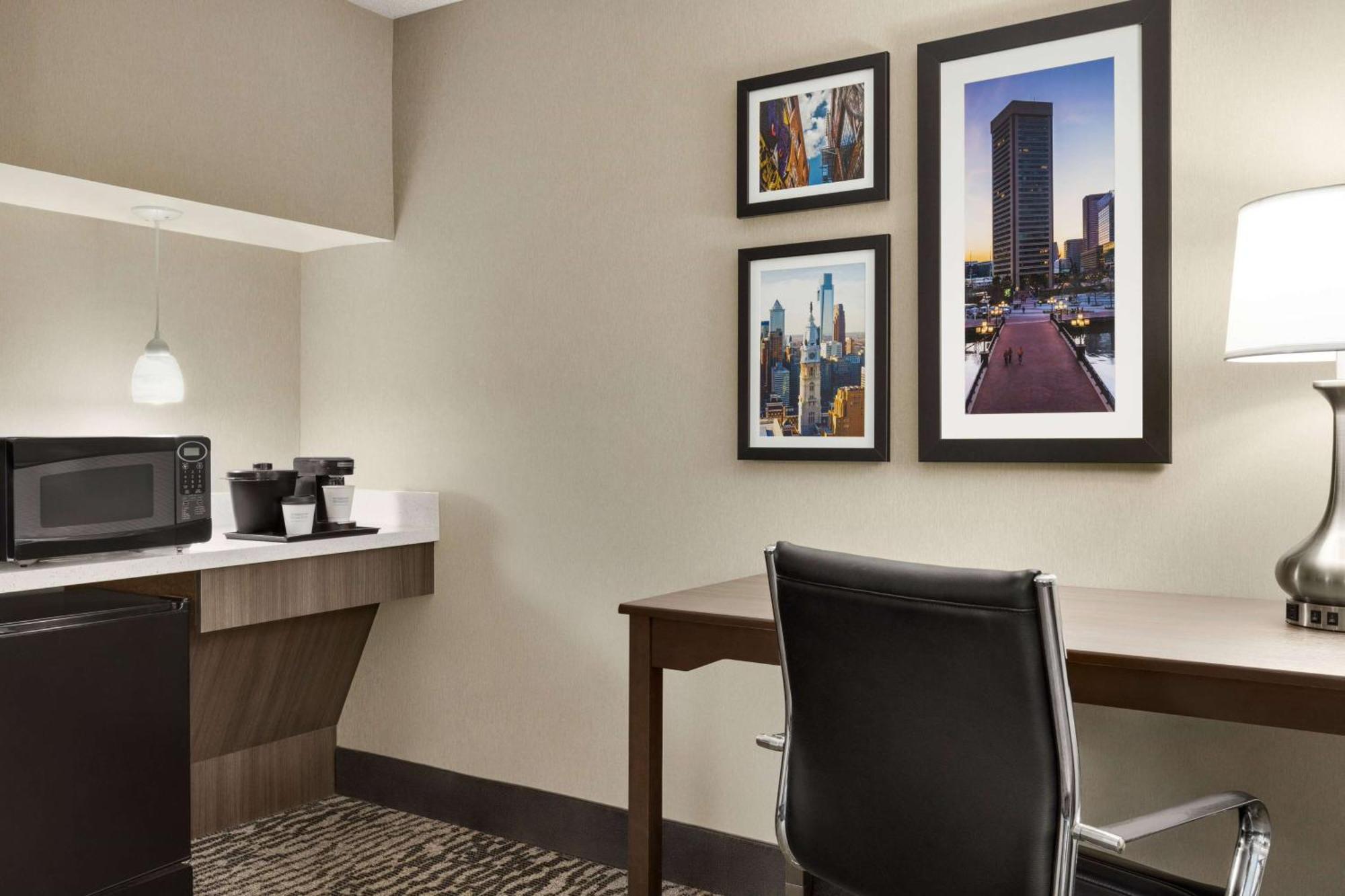 La Quinta By Wyndham Newark - Elkton Hotel Bagian luar foto