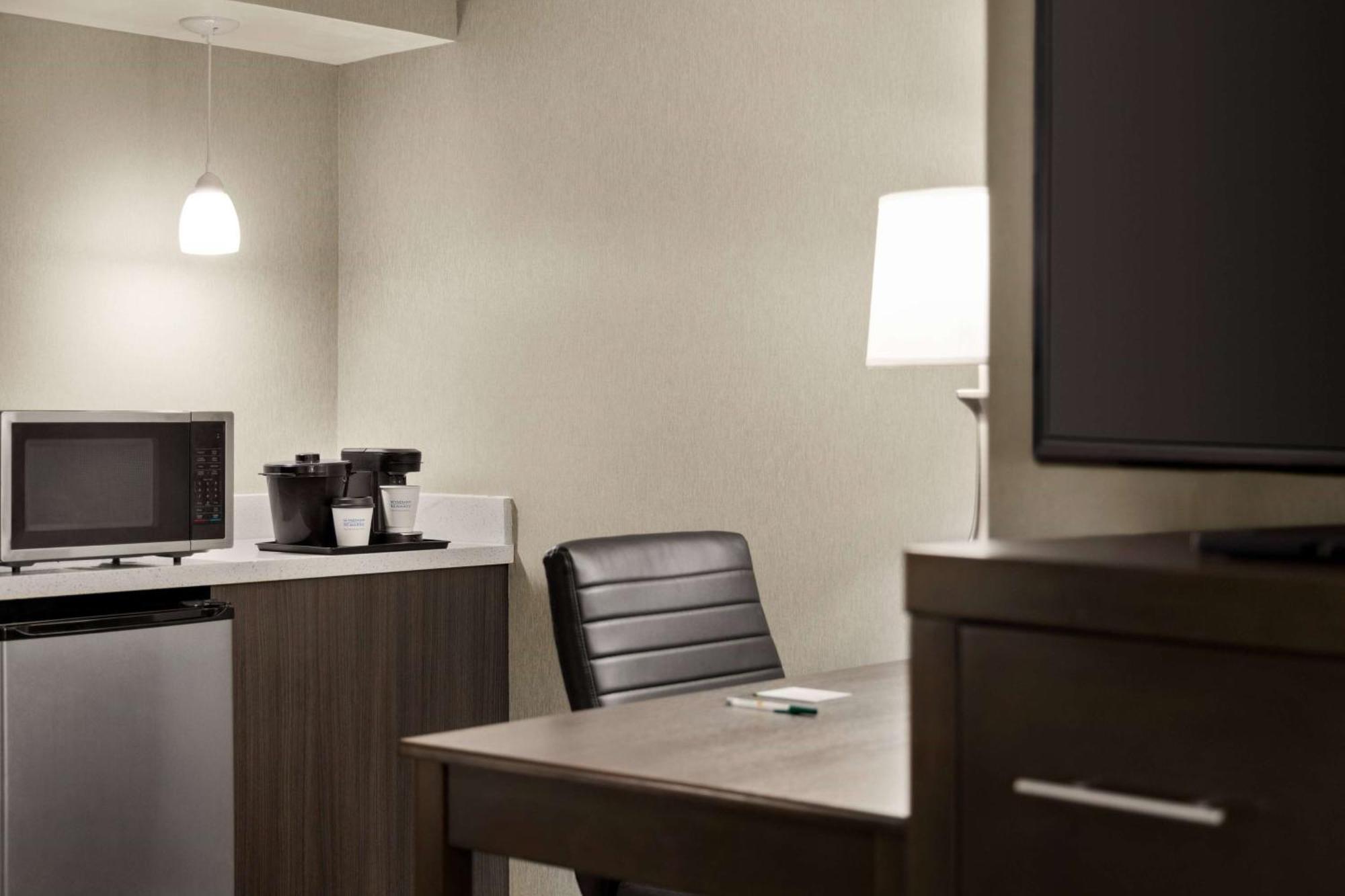 La Quinta By Wyndham Newark - Elkton Hotel Bagian luar foto