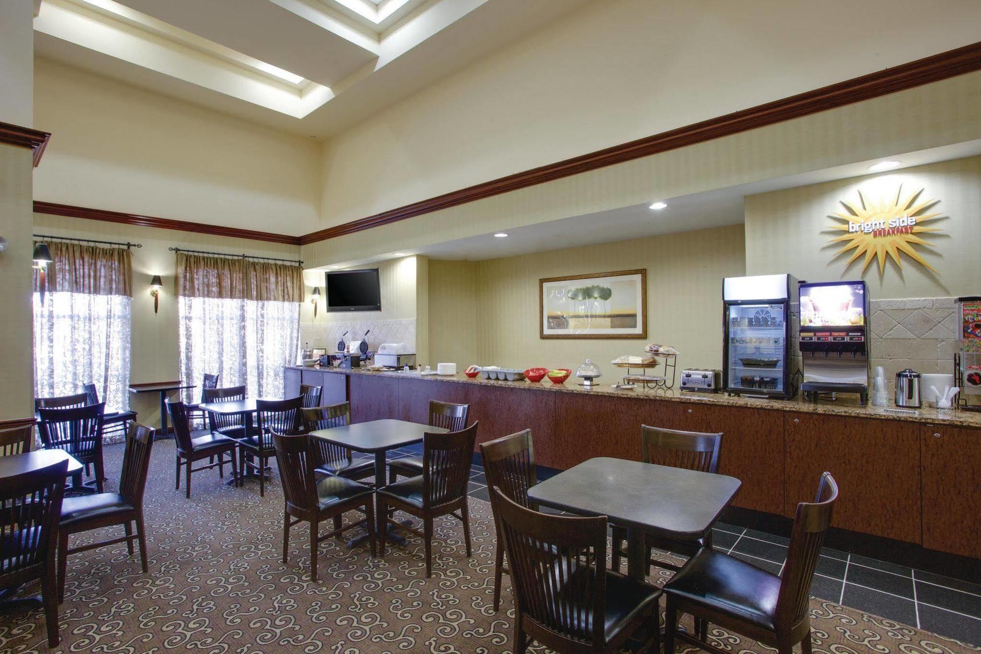 La Quinta By Wyndham Newark - Elkton Hotel Bagian luar foto