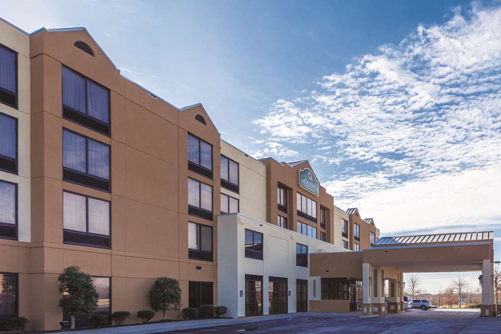 La Quinta By Wyndham Newark - Elkton Hotel Bagian luar foto